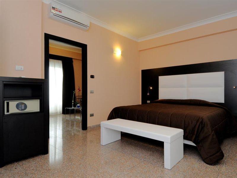 Eh Rome Airport Euro House Hotels Fiumicino Zewnętrze zdjęcie