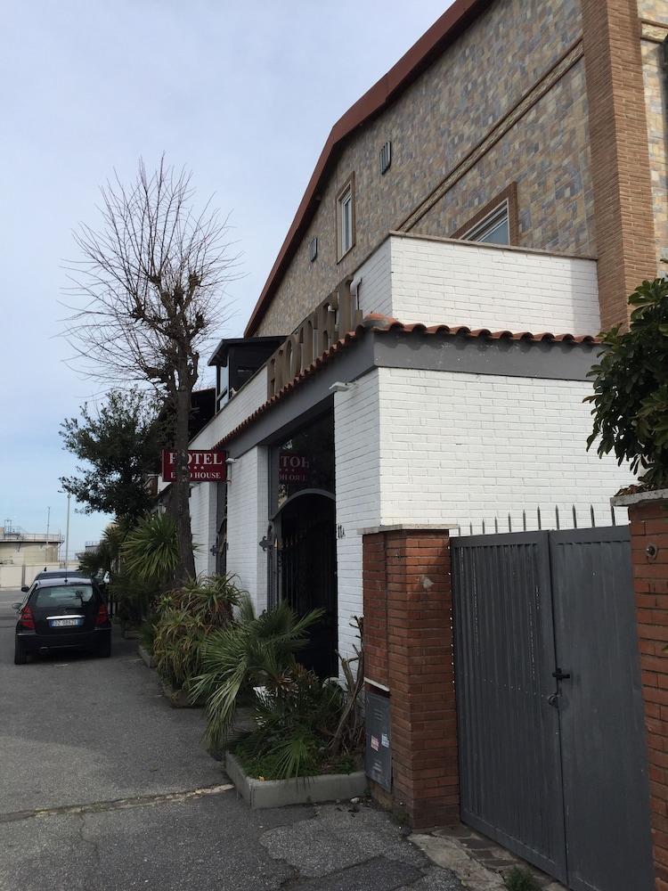 Eh Rome Airport Euro House Hotels Fiumicino Zewnętrze zdjęcie